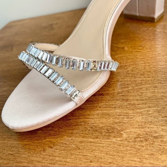 Jewel BADGLEY MISCHKA Joanne Ankle Strappy Block Low Heel Satin Open Toe - Picture 6 of 16